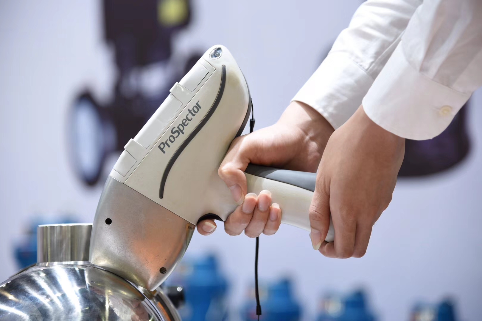 进口草莓视频污在线 手持式草莓视频污在线